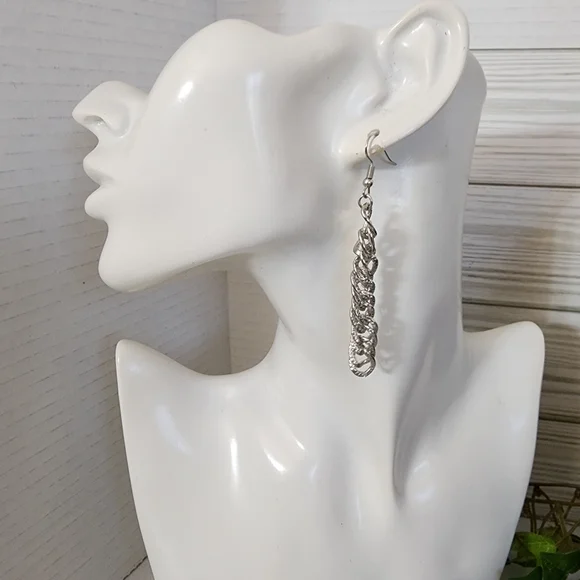 Silver Multi Chain Chunky Necklace and Earrings Set - Picture 5 of 9